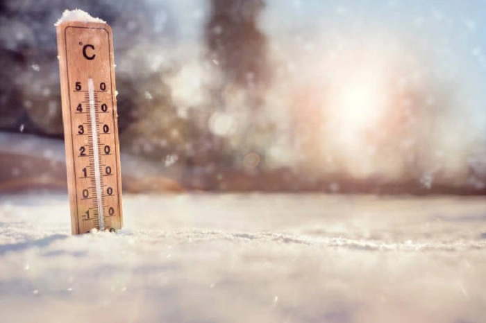 thermometer showing freezing temperature