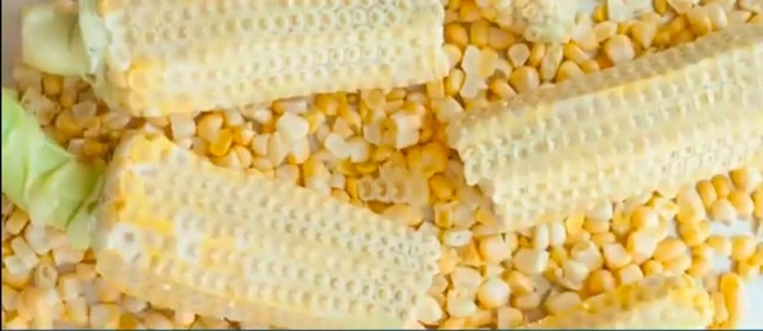 Chopped corn cobs