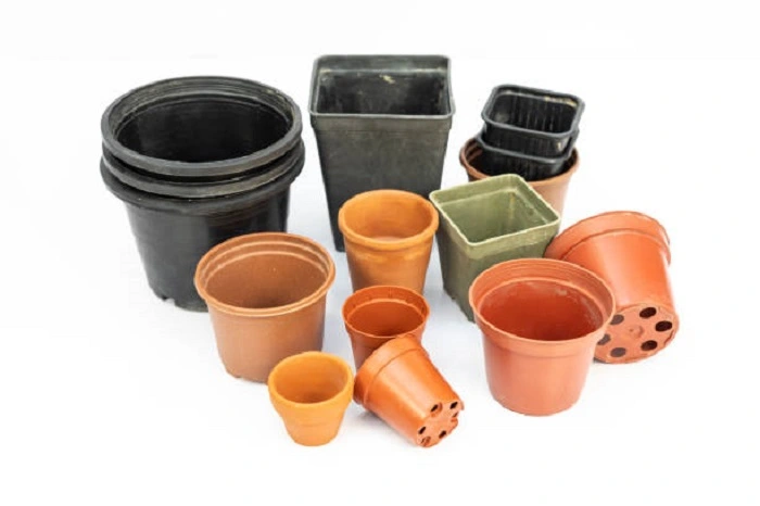 image of different size of plant pots