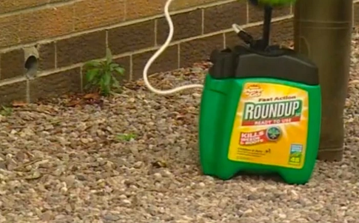 image of round up weed killer